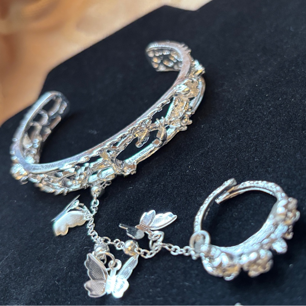 Elegant Butterfly Chain Bracelet and‎ Ring Silver Tone